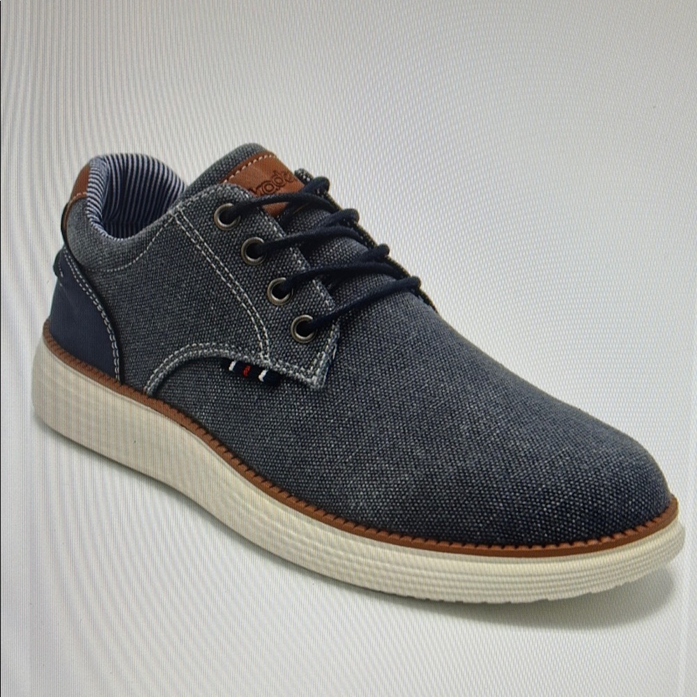 New With Box. Men’s Akademiks Dayton Sneaker.   Size 11